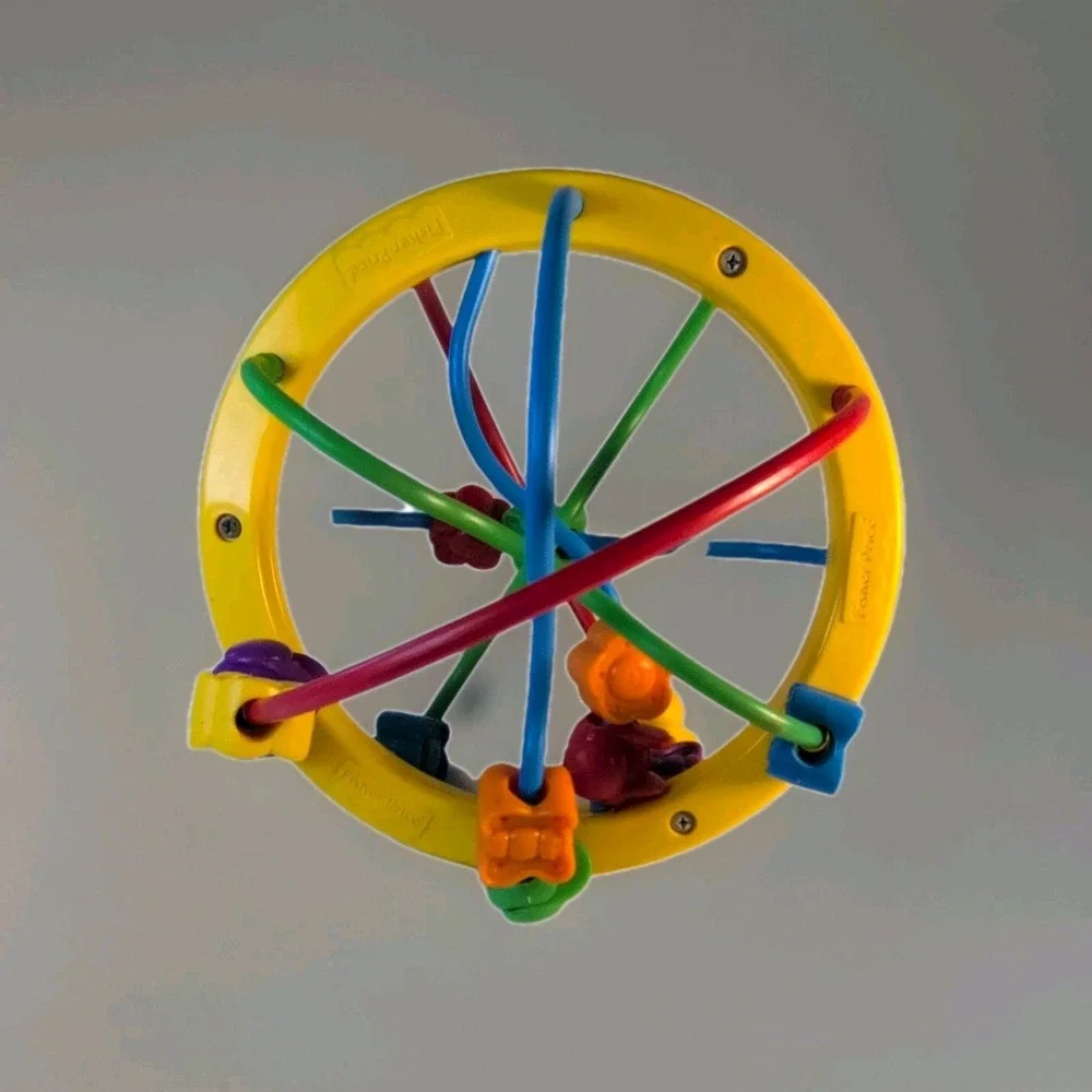 Fisher-Price Bead Maze Wire‎ Manipulation Toy for Preschool Kids Yellow Frame